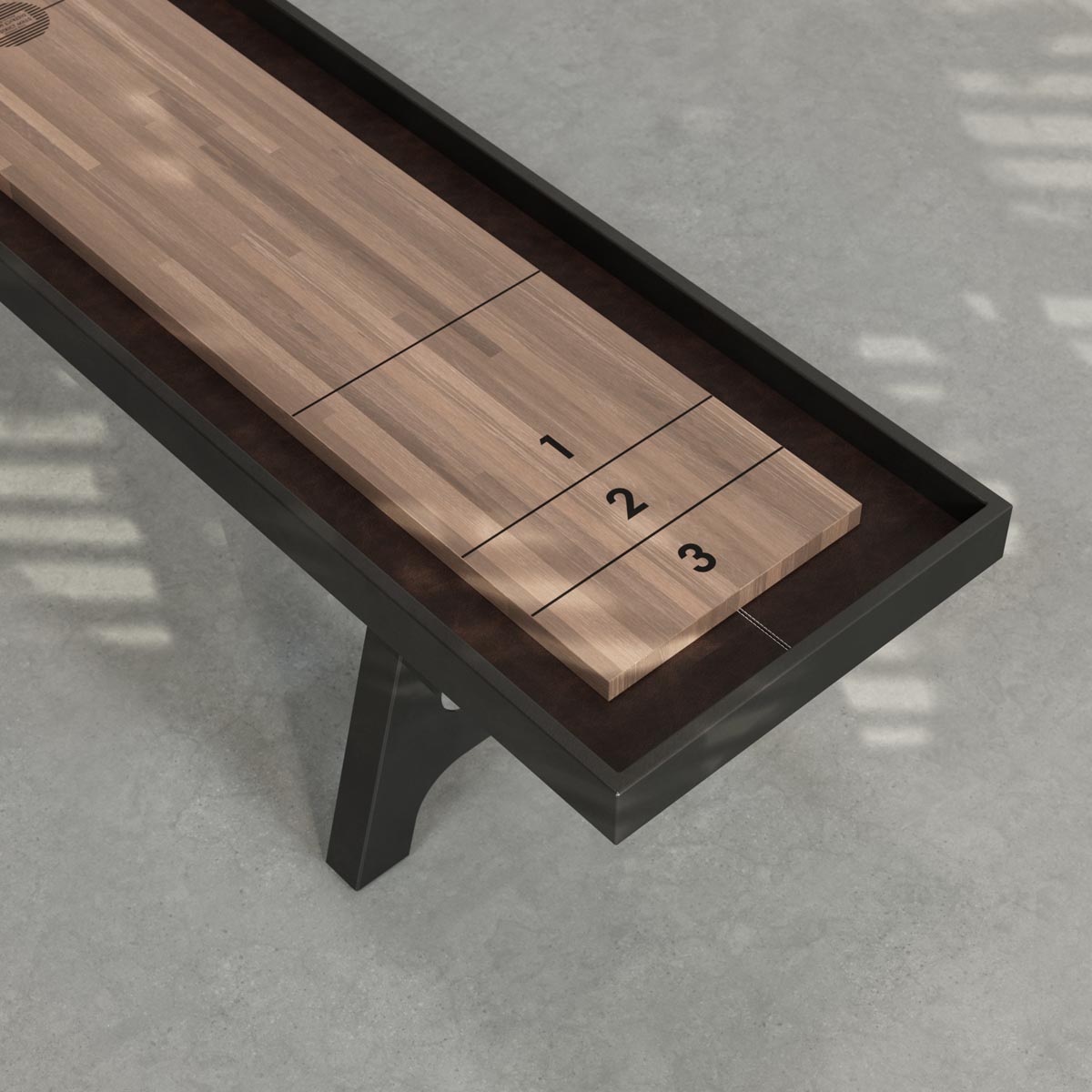Black frame, Walnut playing surface, chocolate leather Black frame, Walnut playing surface, chocolate leather